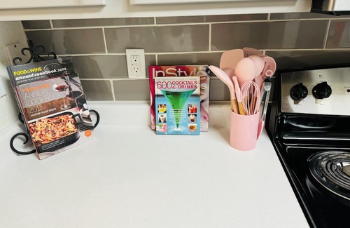 Paradise Apartment | Chic GNO House: Family-Friendly Near the Strip
