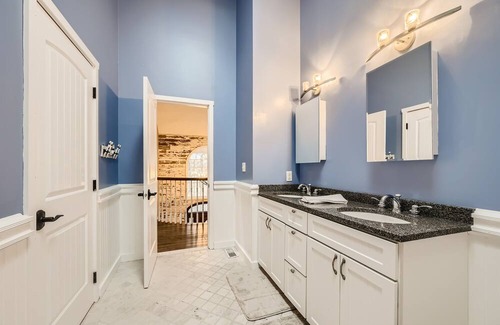 Lake Shore House | Family-Friendly 4BR Home with Pool by the Magothy River