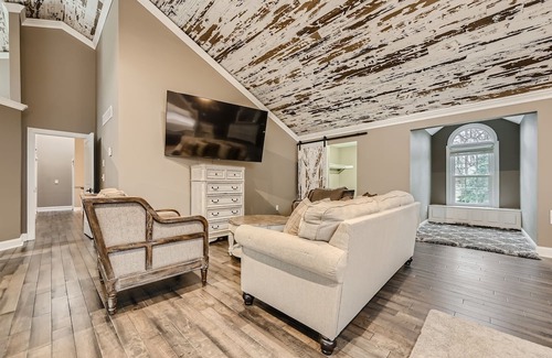 Lake Shore House | Family-Friendly 4BR Home with Pool by the Magothy River