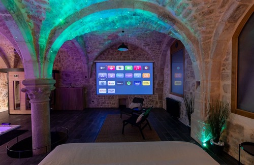 Auxerre Apartment | Indulge at Cave et Spa Privatif by XELA with Hot Tub & Breakfast