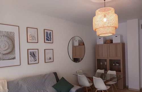 Los Remedios Apartment | Sevilla Ferienwohnung: Ideal Location for Feria Abril 2024