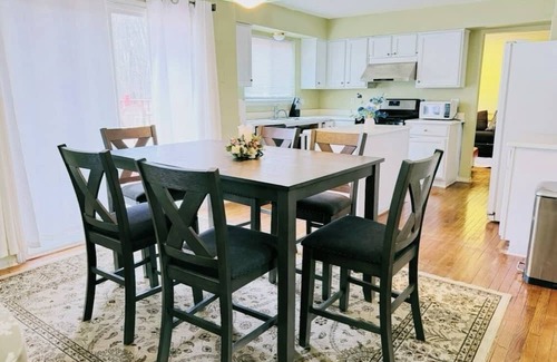 Mitchell House | Spacious 5BR House near UM Stadium with Game Room