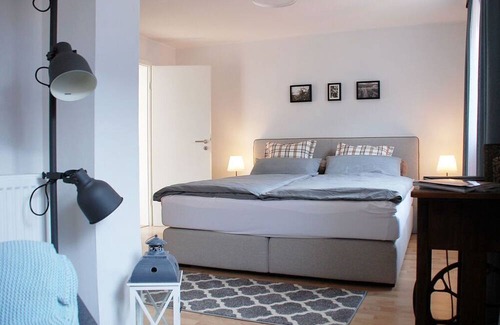 Pommern House | Maurer Modern Retreat
