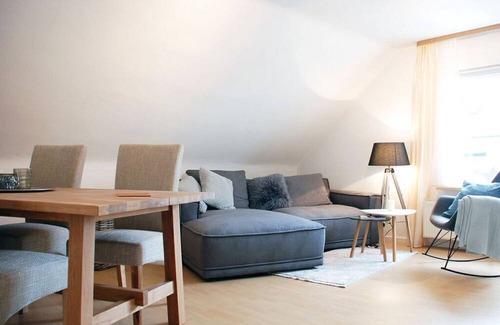 Pommern House | Maurer Modern Retreat