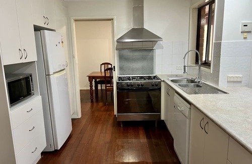 McKellar House | Tranquil 4-Bedroom Retreat with Spa and Pet-Friendly Perks