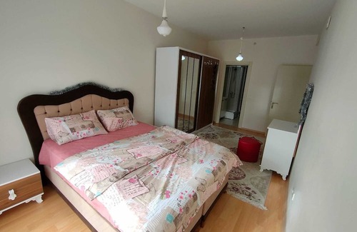 Esenyurt House | Pet-Friendly Getaway with Spectacular Views and Ample Space