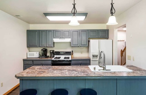 East Jordan House | 🌼 South Arm Retreats: 2BDR Lakeview Townhome ➠ #2