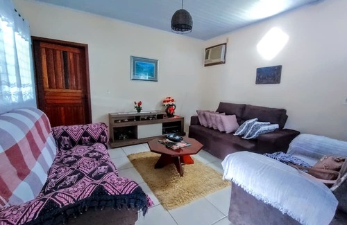 Costeira House | Welcoming Casa em Balneário Barra do Sul for Families