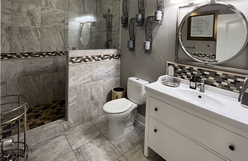 Marble Falls Apartment | Cozy Retreat at Lonely Oak Guesthouse - Room 2 Awaits