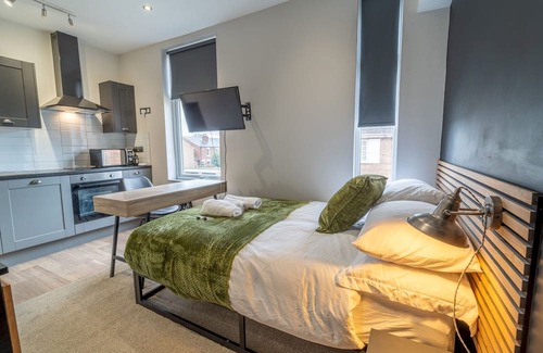 Beeston Apartment | Stylish Room with Breakfast and Kitchen | Pass the Keys