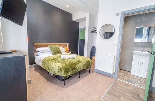 Beeston Apartment | Cozy Studio Retreat with Kitchen Near Nottingham City Centre