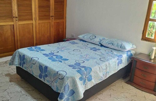 Gaira Apartment | Cozy Apartment Near Sports Venues with Kitchen Access