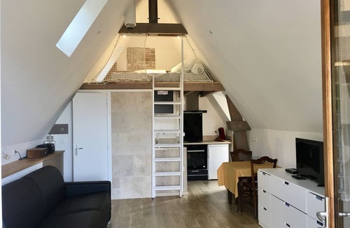 Prudhomat House | Cozy Studio des Remparts: Family-Friendly with Kitchen