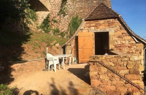 Prudhomat House | Cozy Studio des Remparts: Family-Friendly with Kitchen
