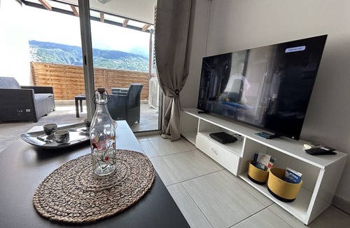 Saint-Denis Apartment | Bright T3 Apartment Near Centre of Saint-Denis