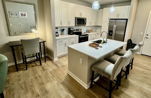 Beach Haven Apartment | Experience Cedar's Apartment: 10/10 Rated with Spa & Breakfast