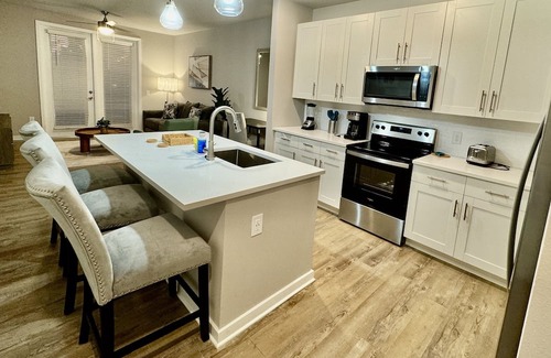 Beach Haven Apartment | Experience Cedar's Apartment: 10/10 Rated with Spa & Breakfast