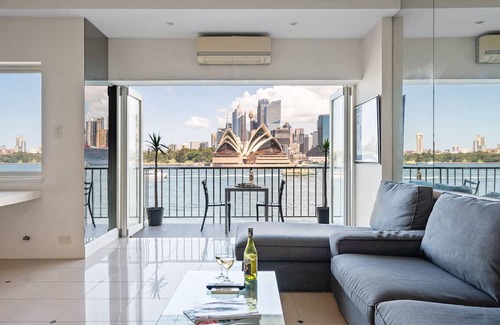 Kirribilli Condo | Experience The Opera View: Waterfront with Spectacular Vistas
