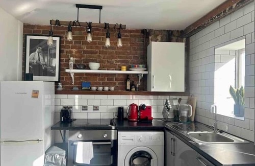 Old Town Hastings Apartment | Discover Eagles Nest: Scenic Views in Old Town