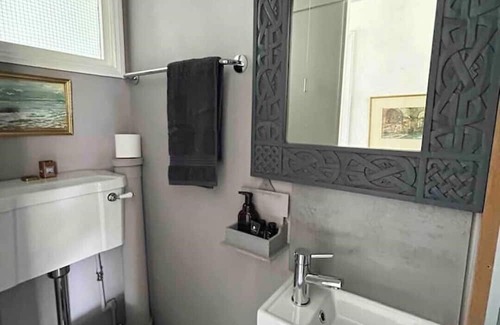 Old Town Hastings Apartment | Discover Eagles Nest: Scenic Views in Old Town