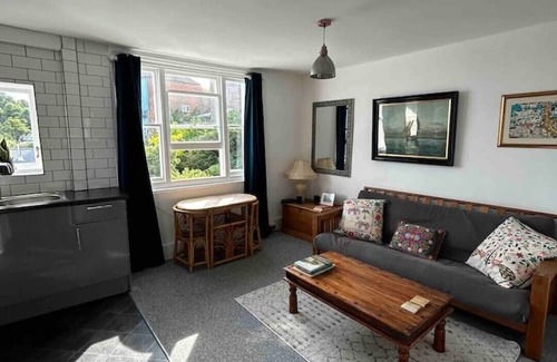 Old Town Hastings Apartment | Discover Eagles Nest: Scenic Views in Old Town