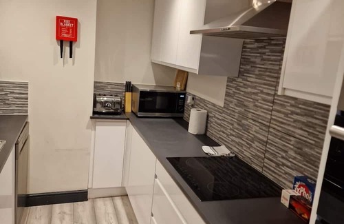 Aveley House | Wadhurst - Family-Friendly 4 Bed House with En-Suite Rooms