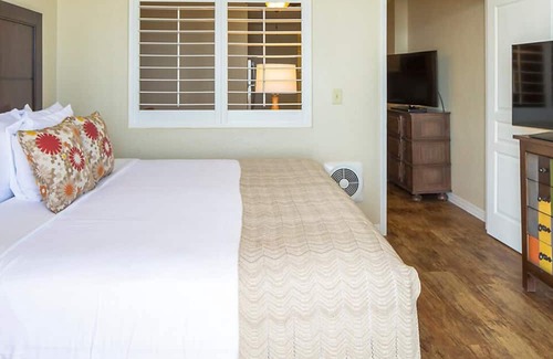 Ormond Shores House | Relax by the Atlantic in Our Ocean View Studio Apartment