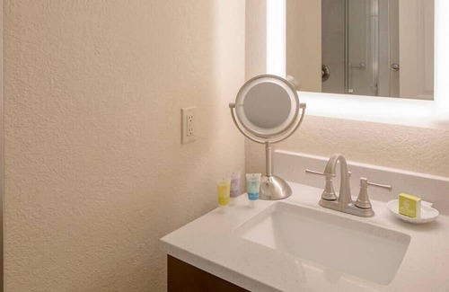 Ormond Shores House | Relax by the Atlantic in Our Ocean View Studio Apartment