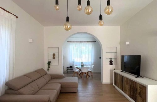 Valderice Villa | Discover Villa Lido Valderice: Pet-Friendly Oceanfront Retreat