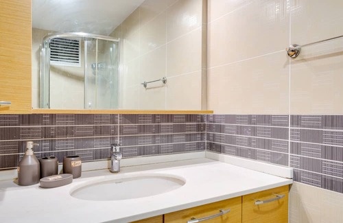 Basaksehir Apartment | City View Residence with Kitchen Near Mall of Istanbul