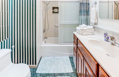 Port Orford House | Serene Port Orford Retreat with Hot Tub and Ocean Views