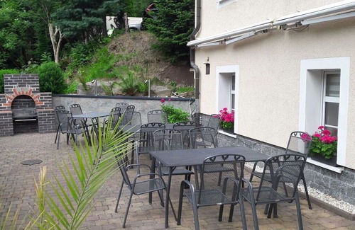 Frohnau Apartment | Welcoming Maisonette Holiday Apartment “Fichtelberg” Family Retreat