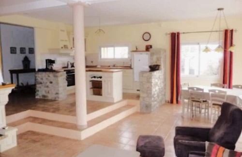 Chauzon House | Villa Chauzon: Perfect Spot for Family Getaways
