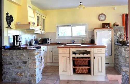 Chauzon House | Villa Chauzon: Perfect Spot for Family Getaways