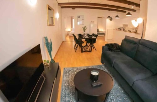 Saint Nicolas - Charles III - Ville vieille - Trois Maisons - Leopold Apartment | Convenient Cocon51 f3 in Hyper Centre - Family-Friendly Stay