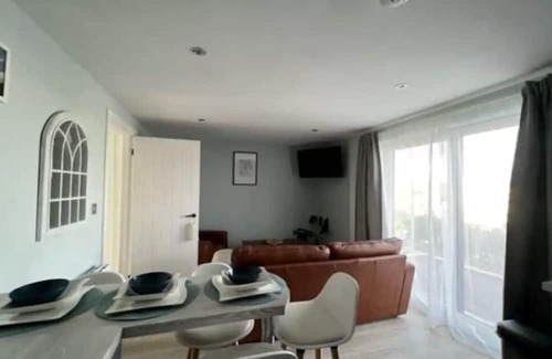 Bridgend House | Orchard Lodge - Premier Oceanfront Retreat with Spa