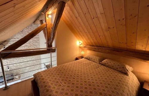 Mareuil-sur-Cher Apartment | Cozy Duplex near Zoo de Beauval with Family-Friendly Amenities