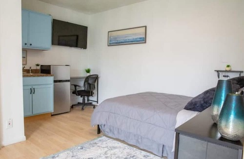 Norwalk Apartment | Private Cozy Guesthouse Mini Studio w/kitchenette