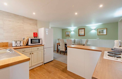 Newton-on-Rawcliffe House | Inviting Magpie Cottage with Pool in North Yorkshire