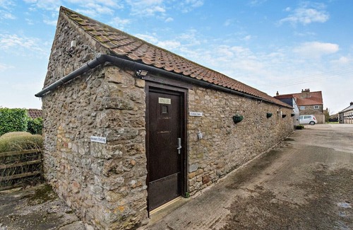 Newton-on-Rawcliffe Apartment | Inviting Cottage with Pool and Enclosed Garden Retreat