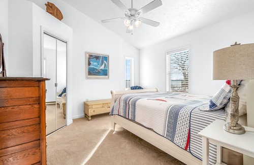 Coldwater Cottage | Discover Pearl Beach Lakefront: Breathtaking Views & More