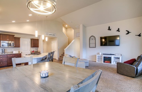 Liberty Lake House | Inviting Liberty Lake Home with Spa & Kitchen, Near Spokane