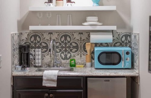 Azalea Park House | Cozy Studio Getaway in the Heart of Orlando
