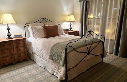 Saratoga Springs Condo | Walk to town and track, available for Belmont