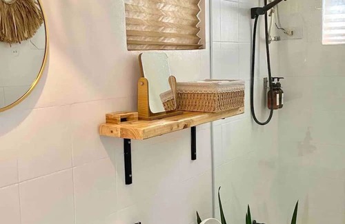 Lipa Villa | Relax at The White Villa In Lipa with Private Pool & Games