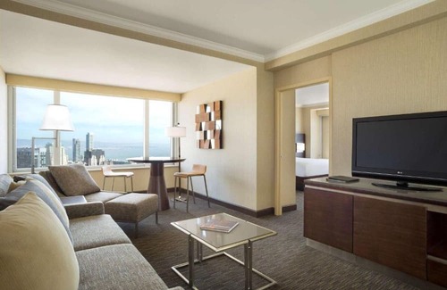 Union Square House | The city’s highest skybar and an outdoor pool !!