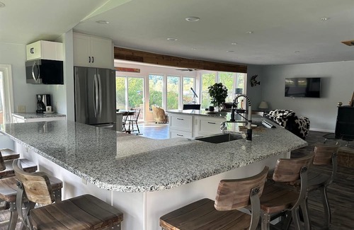 Unadilla Township House | Serene Lakefront Retreat with Pet-Friendly Amenities