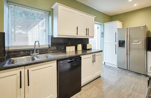 Heworth House | Relax at Host & Stay | Fifth Avenue, Pet-Friendly Retreat
