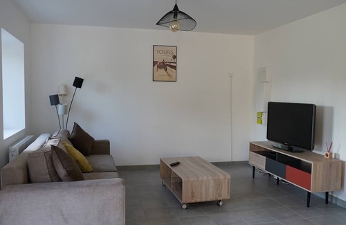 Huismes House | Discover Gîte des Basses Rivières - Pet & Child Friendly Stay