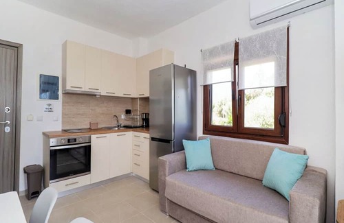 Kriopigi Apartment | Cozy Kriopigi Getaway - Ideal Anna-Maria Apartment for 4